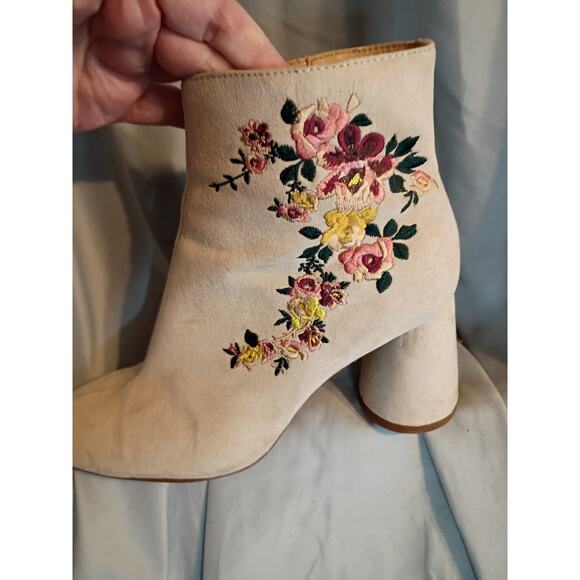 Zara Shoes - Zara Ankle Boots Tan Suede Floral Embroidered Sz 6.5 Boho Festival
